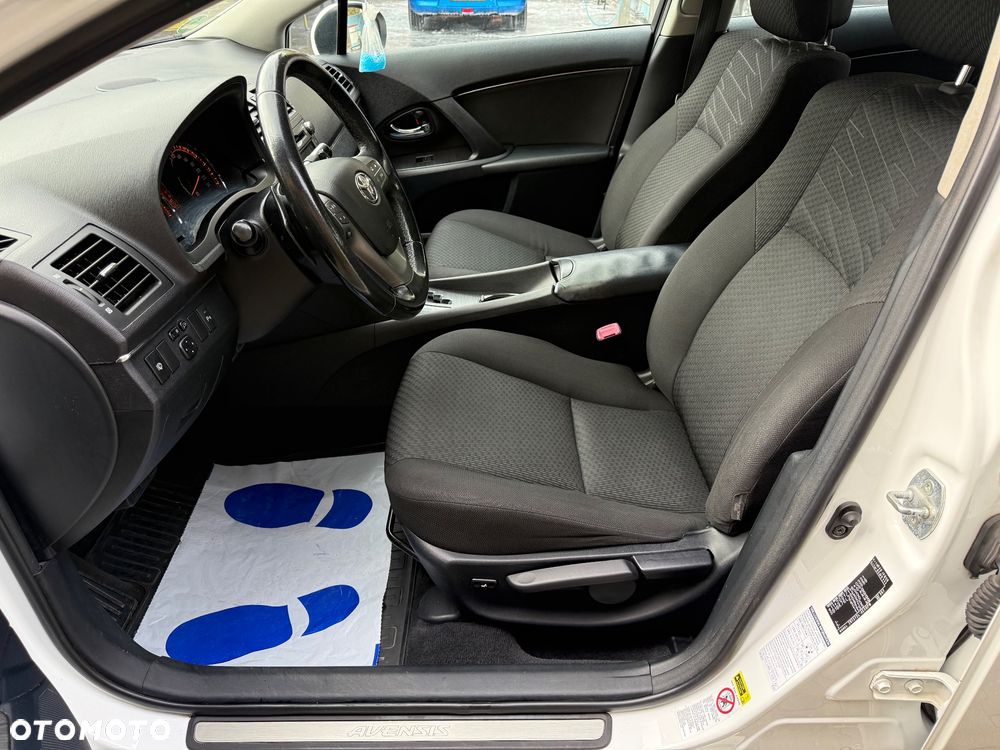 Toyota Avensis 2.0 Multidrive S Executive - 21