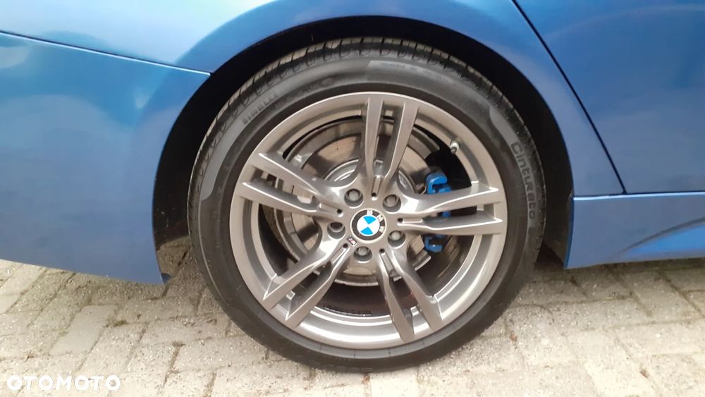 BMW Seria 3 320i xDrive M Sport - 6