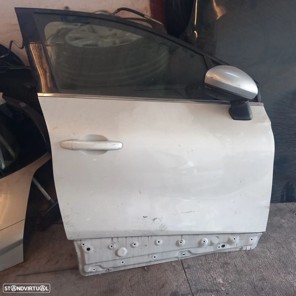 Porta completa lado passageiro renault captur ano 2022 - 1