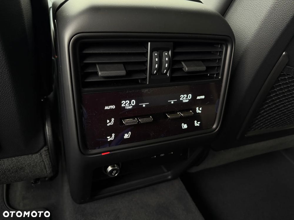 Porsche Cayenne - 29