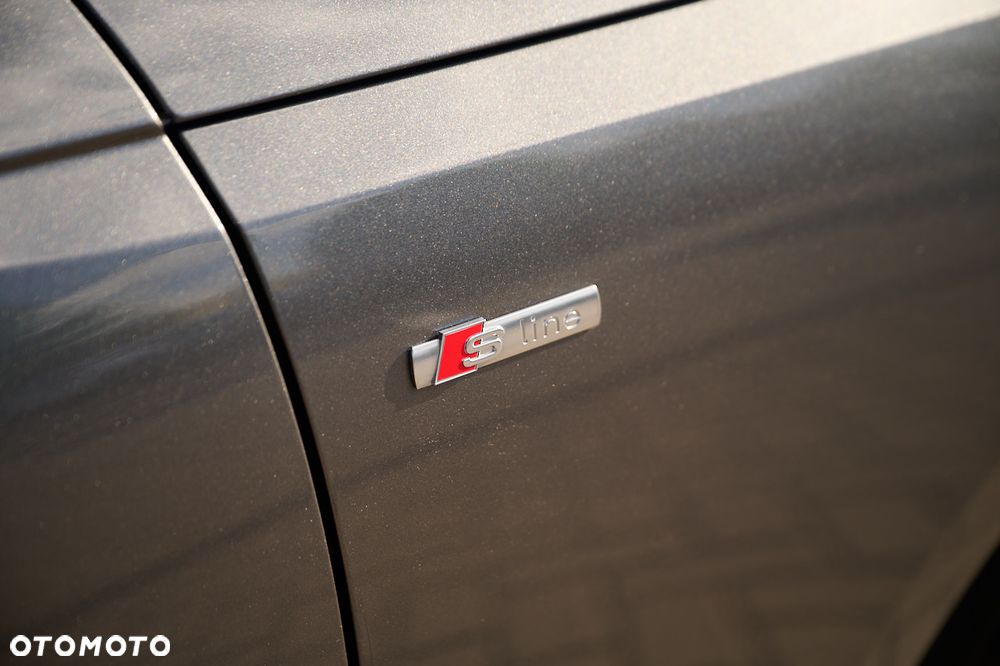 Audi A4 Limousine 35 TFSI S tronic S line - 17