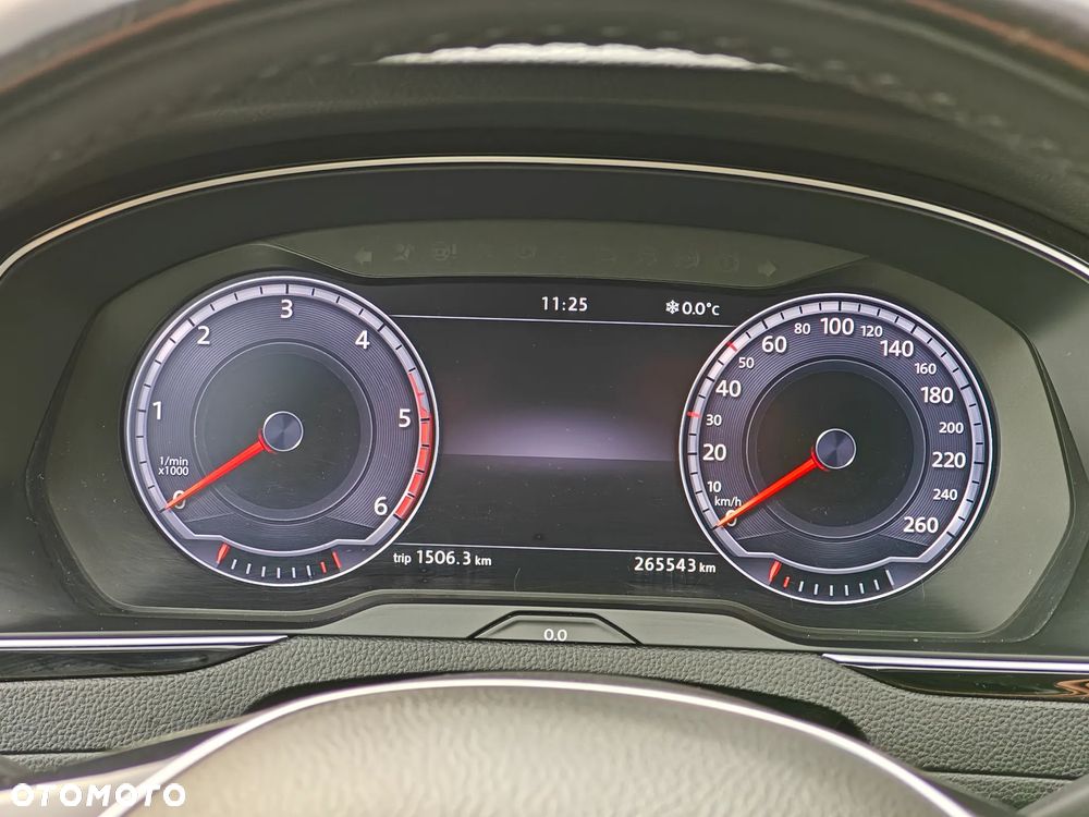 Volkswagen Passat - 21