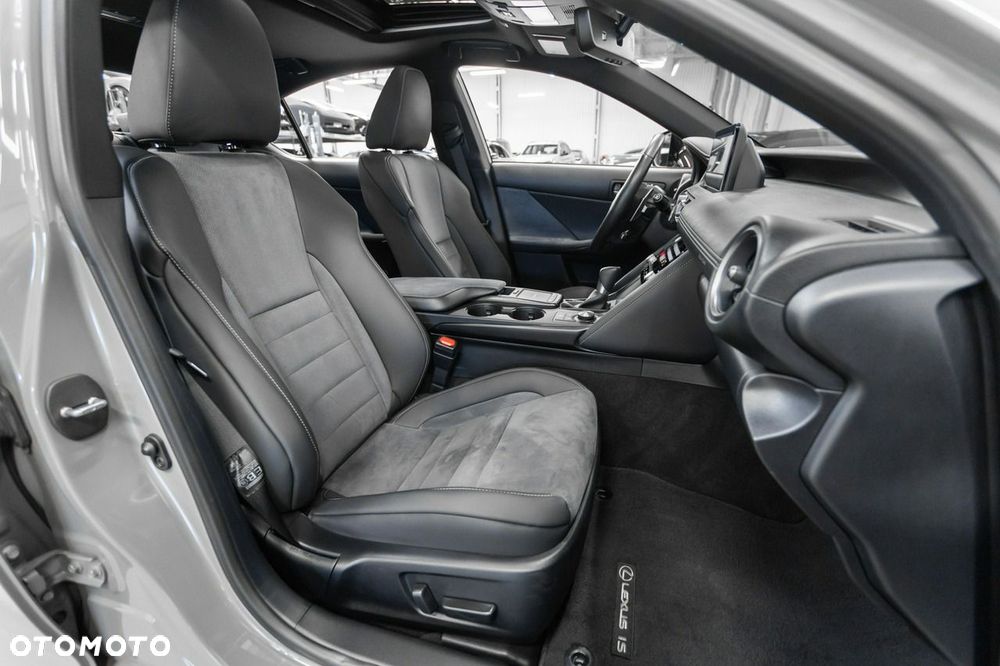 Lexus IS - 25