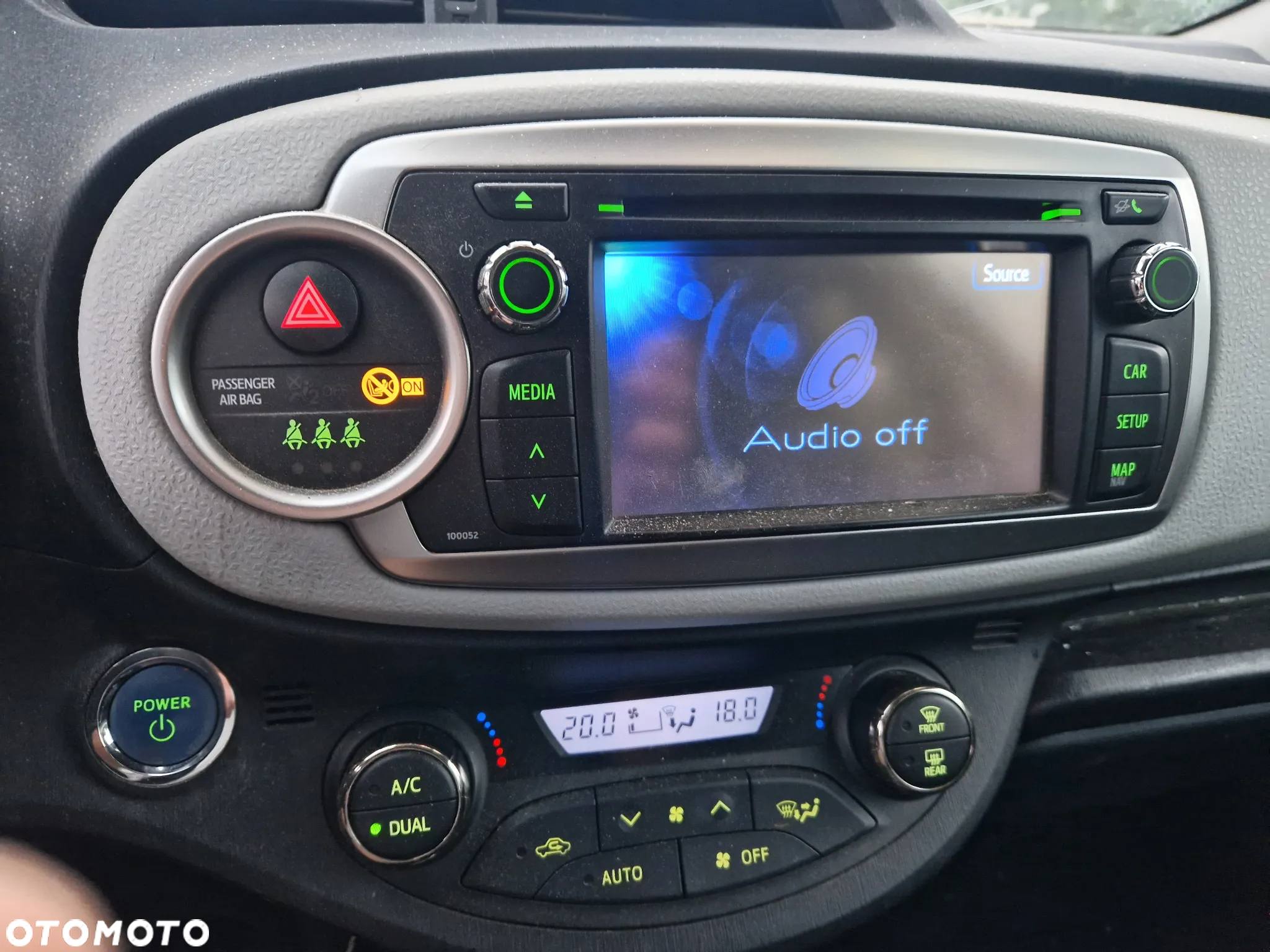 Toyota Yaris Hybrid 100 Active - 21