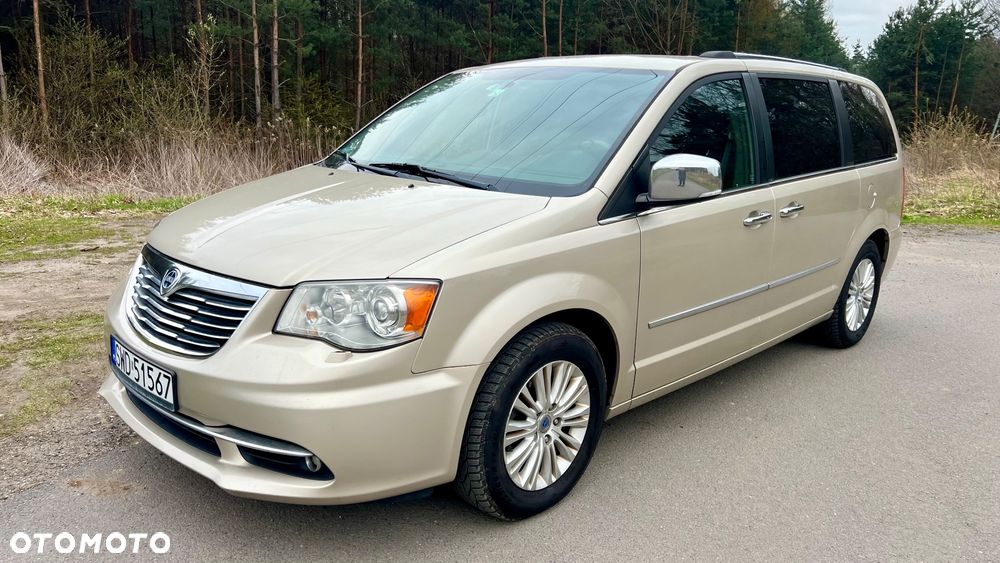 Lancia Voyager - 3