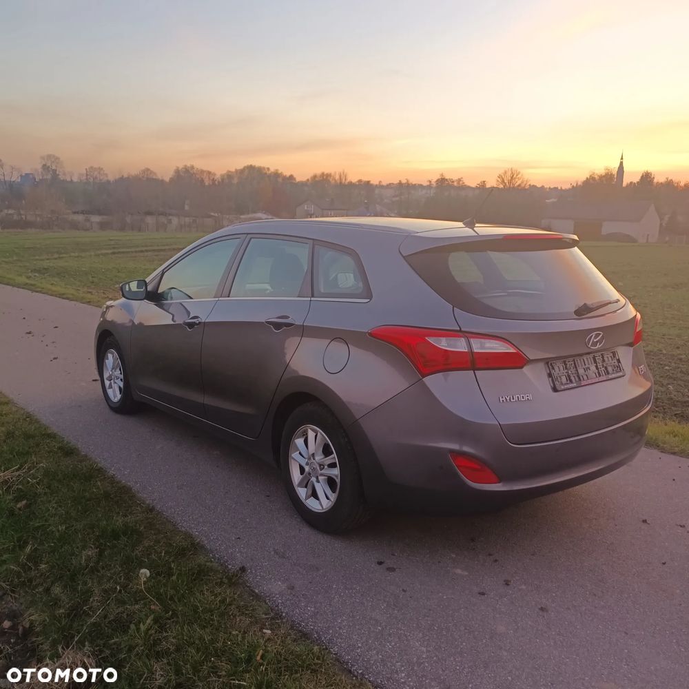 Hyundai i30 1.6 CRDI Trend - 9