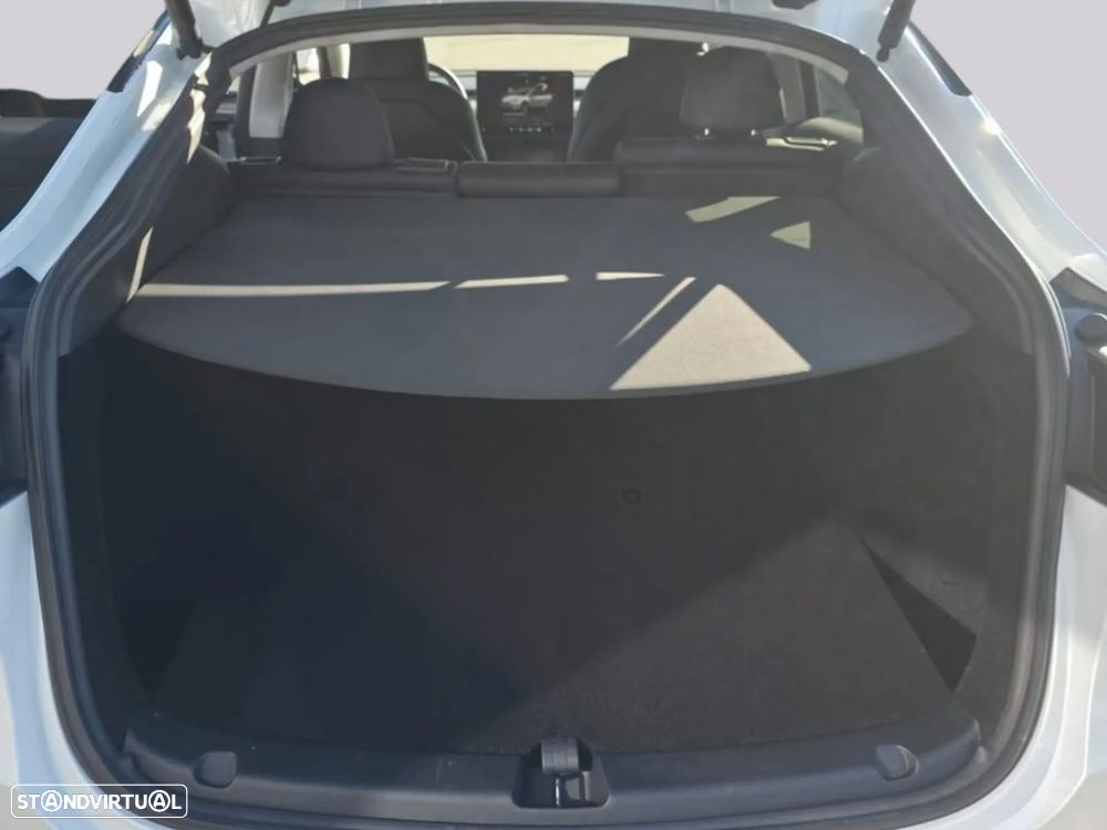 Tesla Model Y - 11