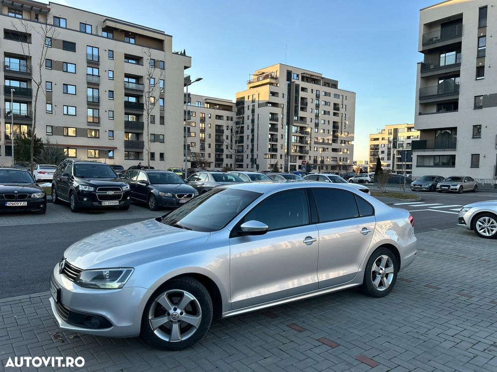 Volkswagen Jetta - 12