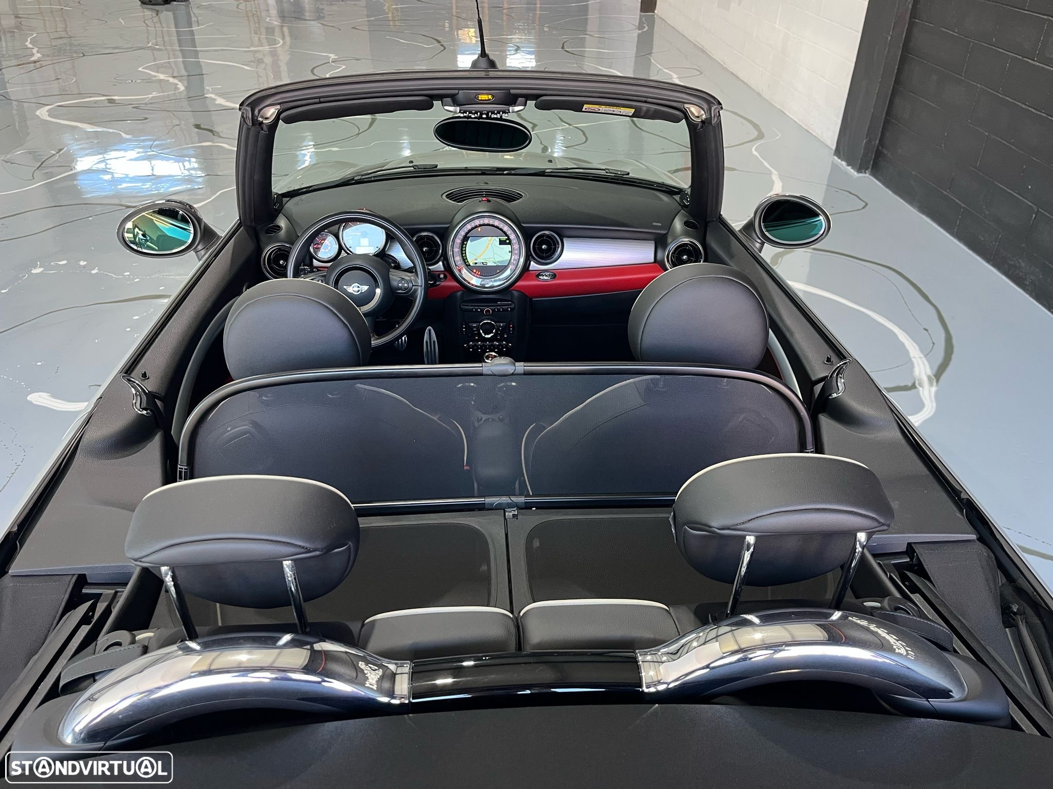 MINI Cabrio John Cooper Works - 36