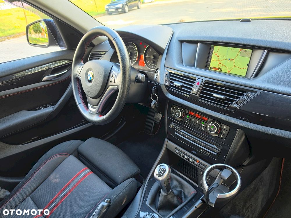 BMW X1 xDrive20d Sport Line - 20