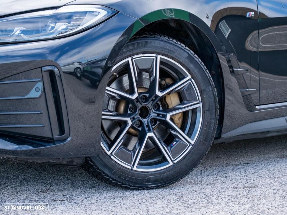 BMW i4 eDrive35 Desportiva M - 4