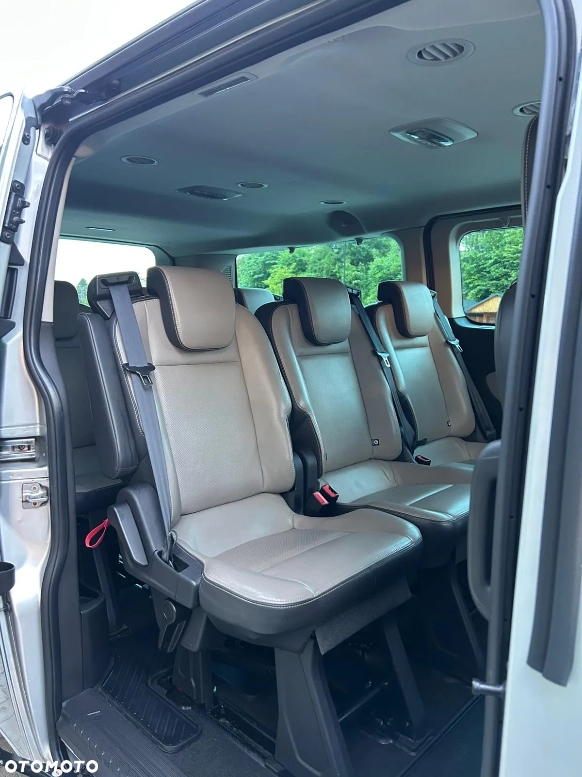 Ford Tourneo Custom - 29