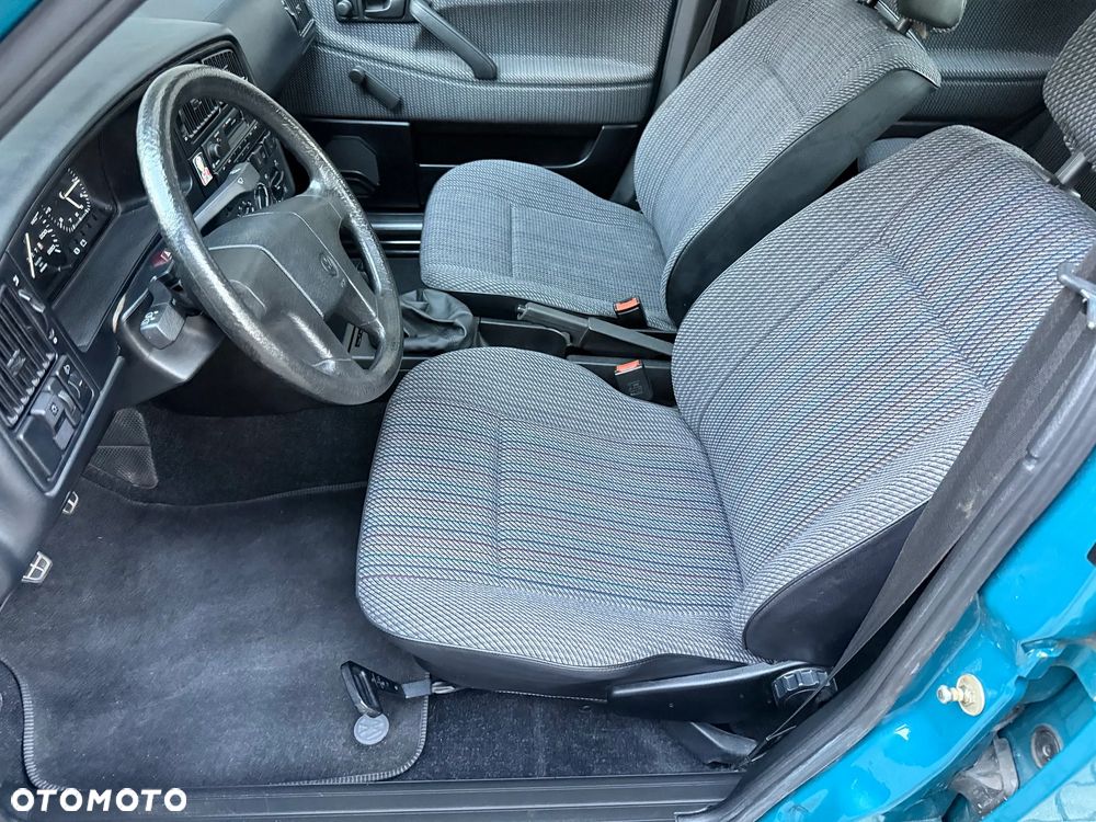 Volkswagen Passat 1.8 CL - 8