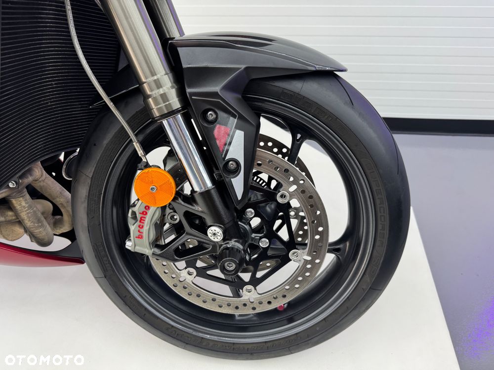 Triumph Street Triple - 20