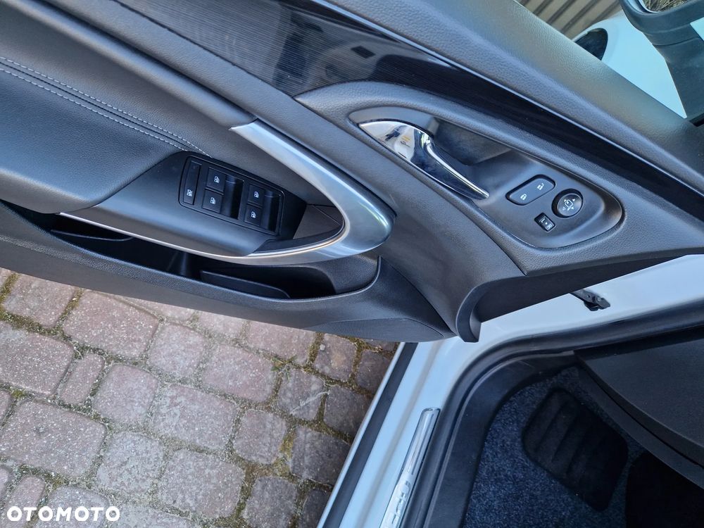 Opel Insignia - 40