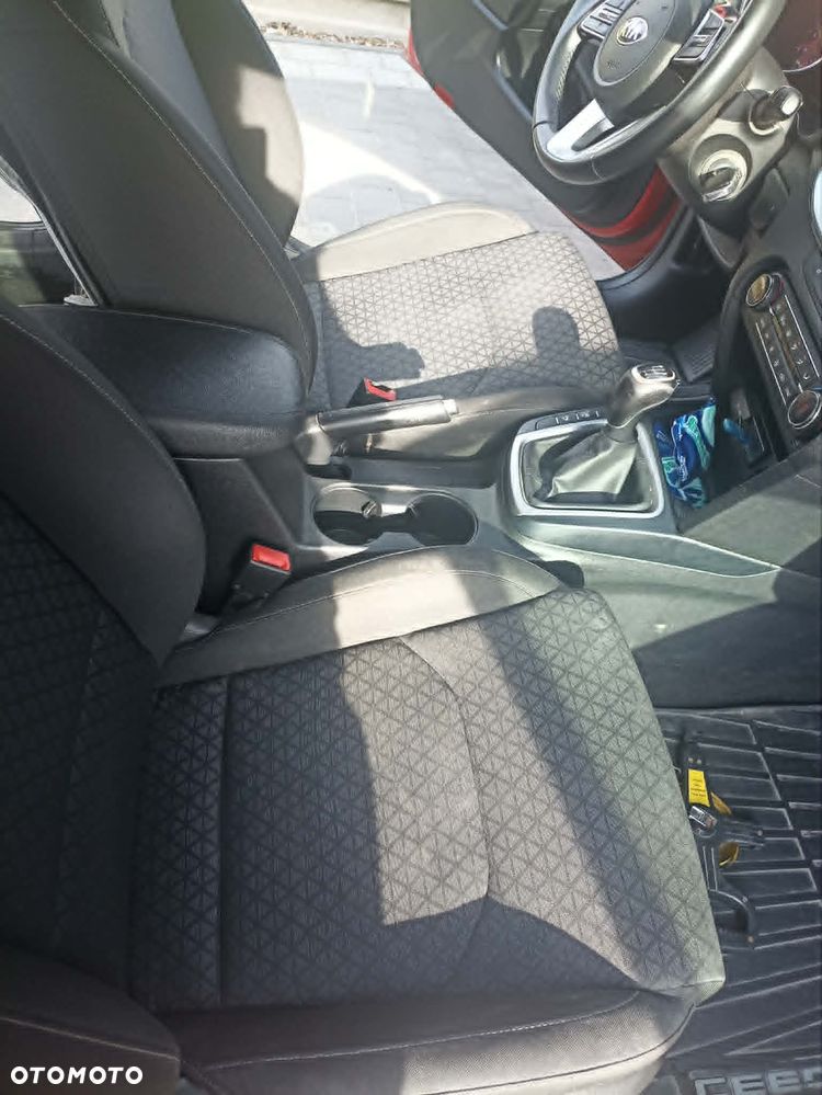 Kia Ceed - 6