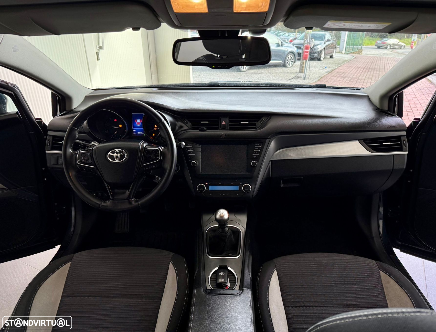 Toyota Avensis Touring Sports 1.6 D-4D Edition-S - 18