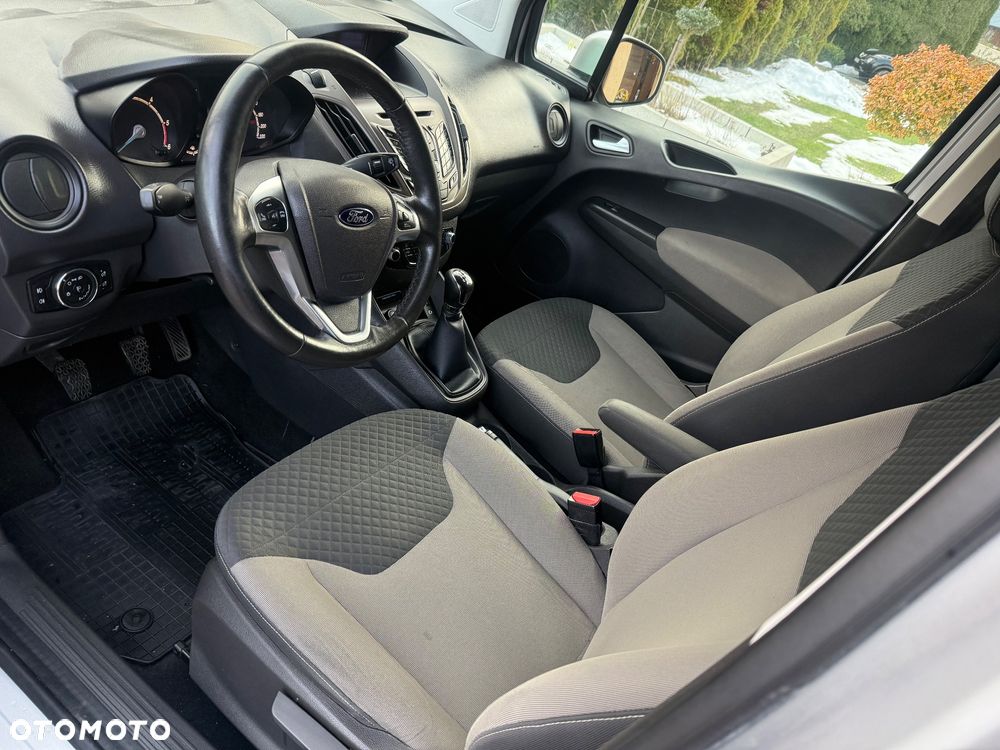 Ford Tourneo Courier 1.5 TDCi Titanium - 17