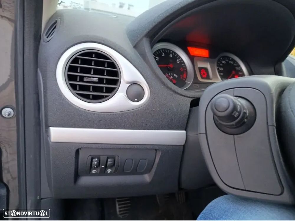 Renault Clio 1.2 16V Dynamique S - 6