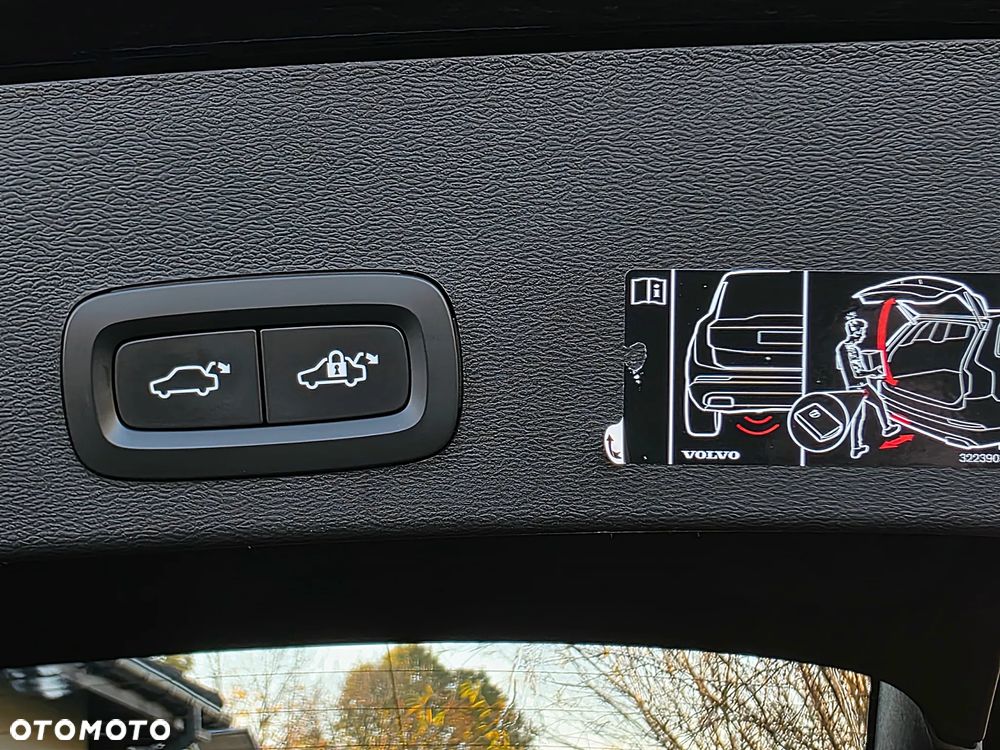 Volvo XC 40 D4 SCR AWD Inscription - 10