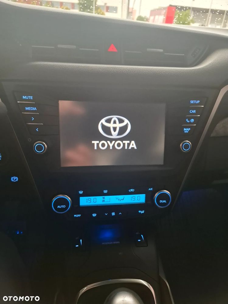 Toyota Avensis 1.8 Prestige - 28