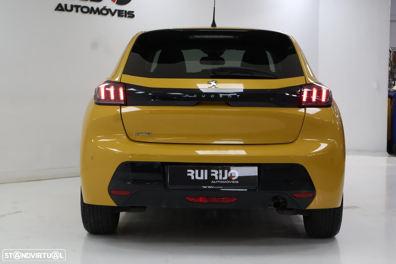 Peugeot 208 1.2 PureTech Allure EAT8 - 29