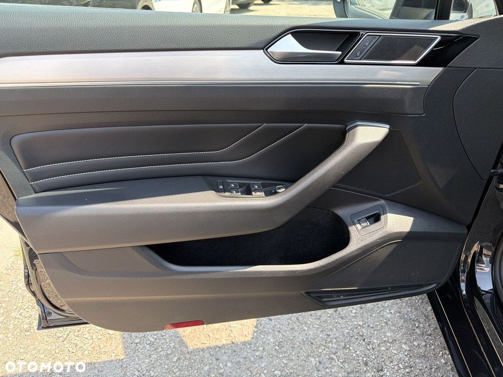 Volkswagen Passat 1.5 TSI EVO Elegance DSG - 12