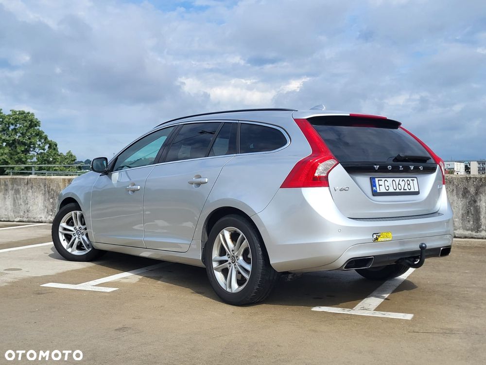 Volvo V60 D4 Geartronic Momentum - 8