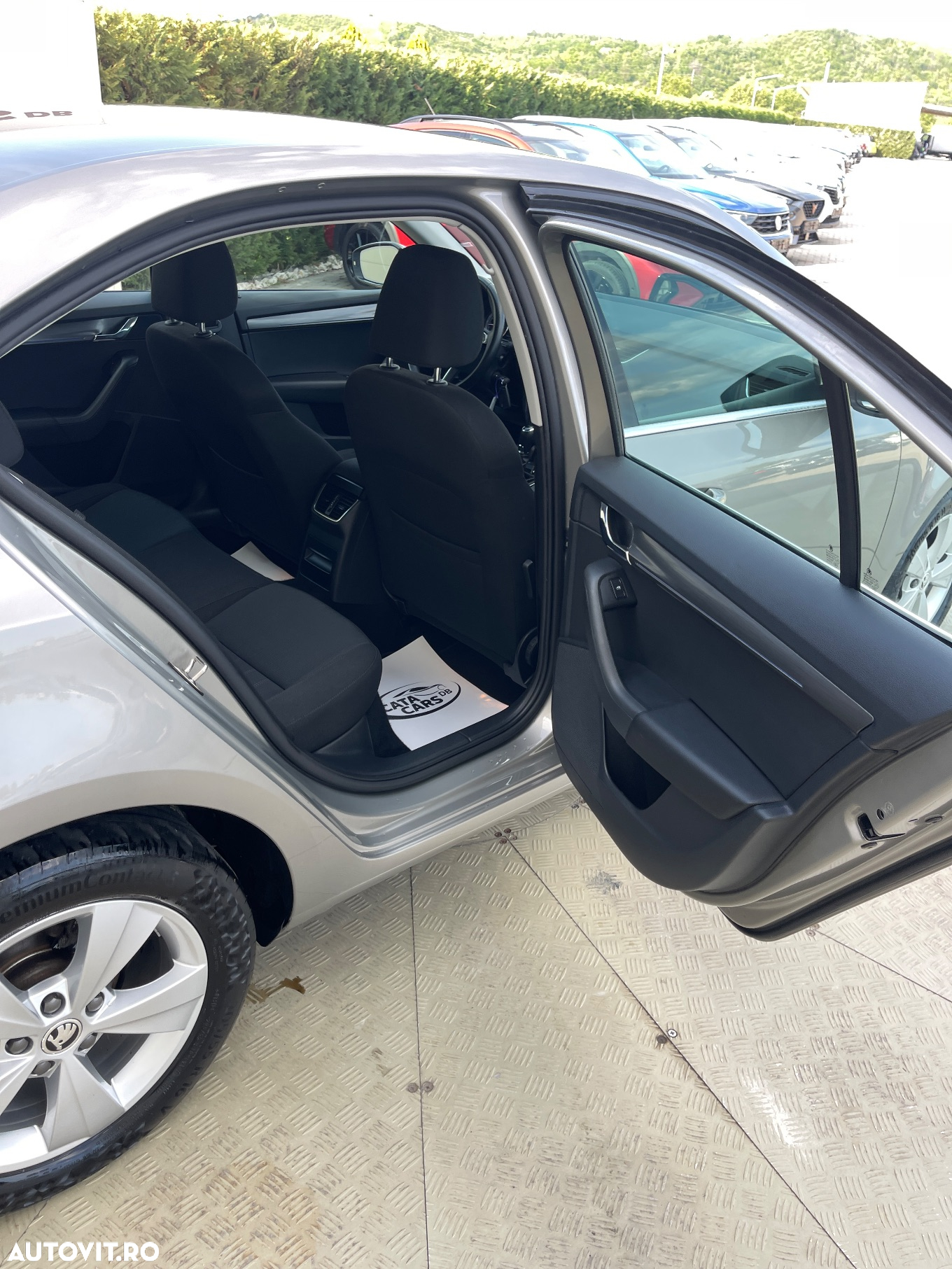 Skoda Octavia 1.6 TDI DSG Style - 22