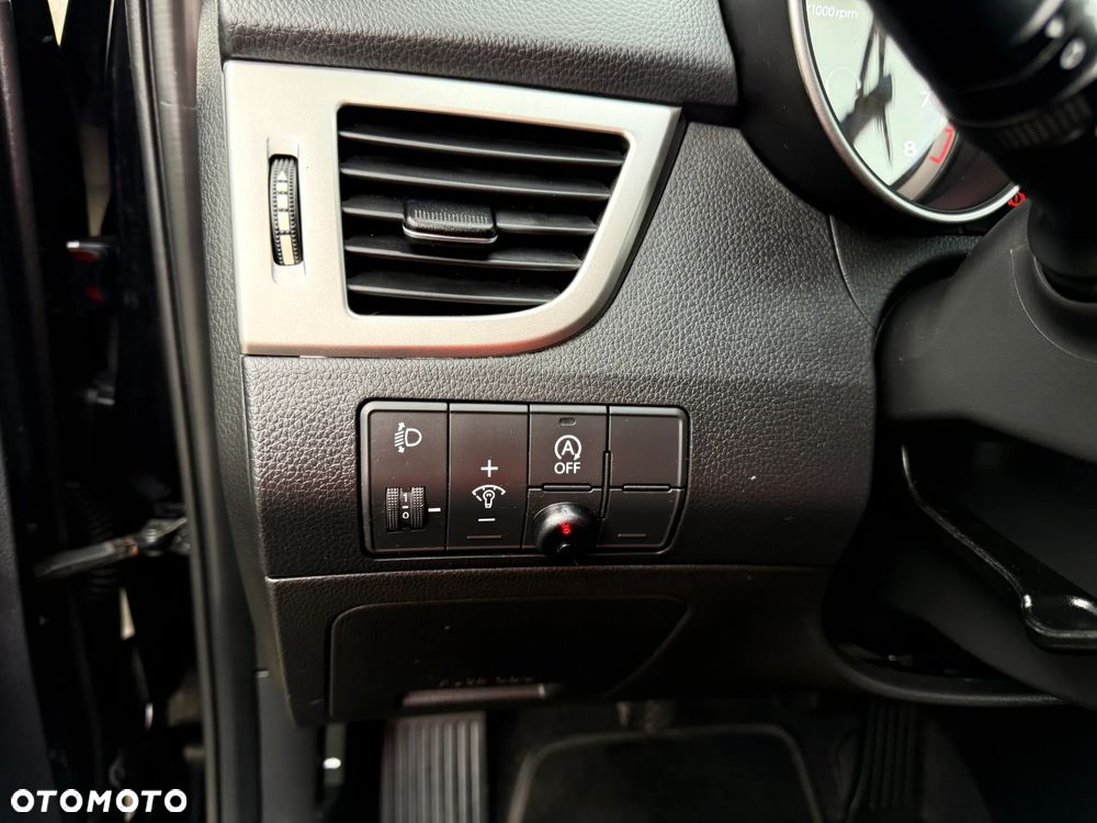 Hyundai i30 blue Kombi 1.6 GDi Passion - 32