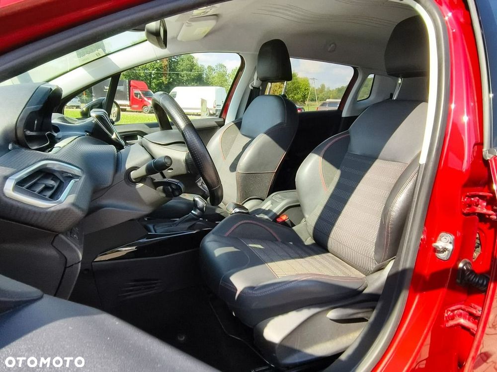 Peugeot 2008 - 10