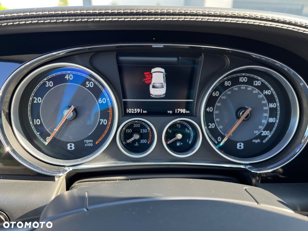 Bentley Flying Spur V8 - 9