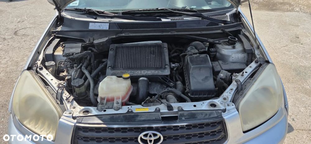 TOYOTA RAV4 RAV 4 II 2,0 D4D rozrusznik - 1