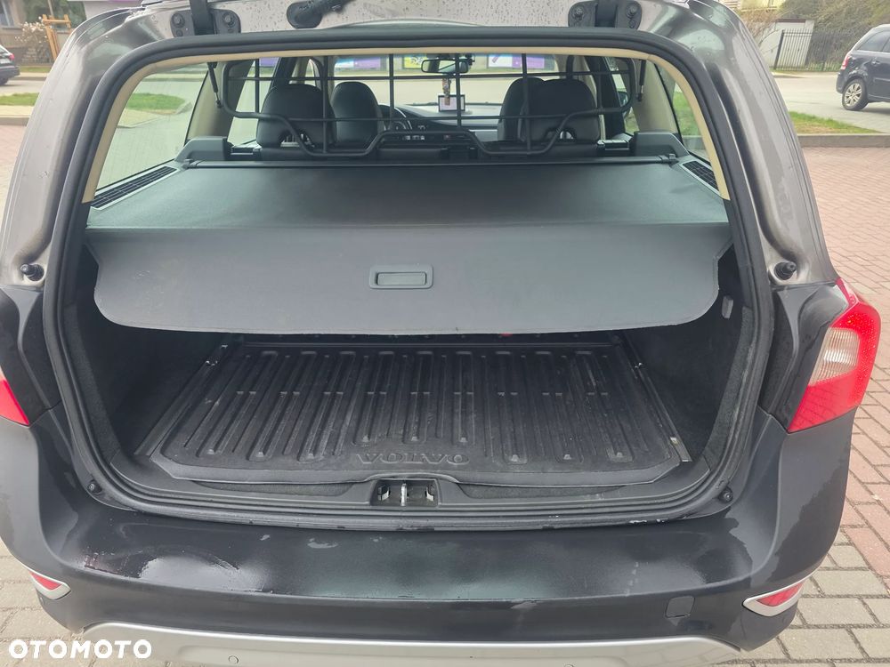 Volvo XC 70 3.2 AWD Momentum - 8