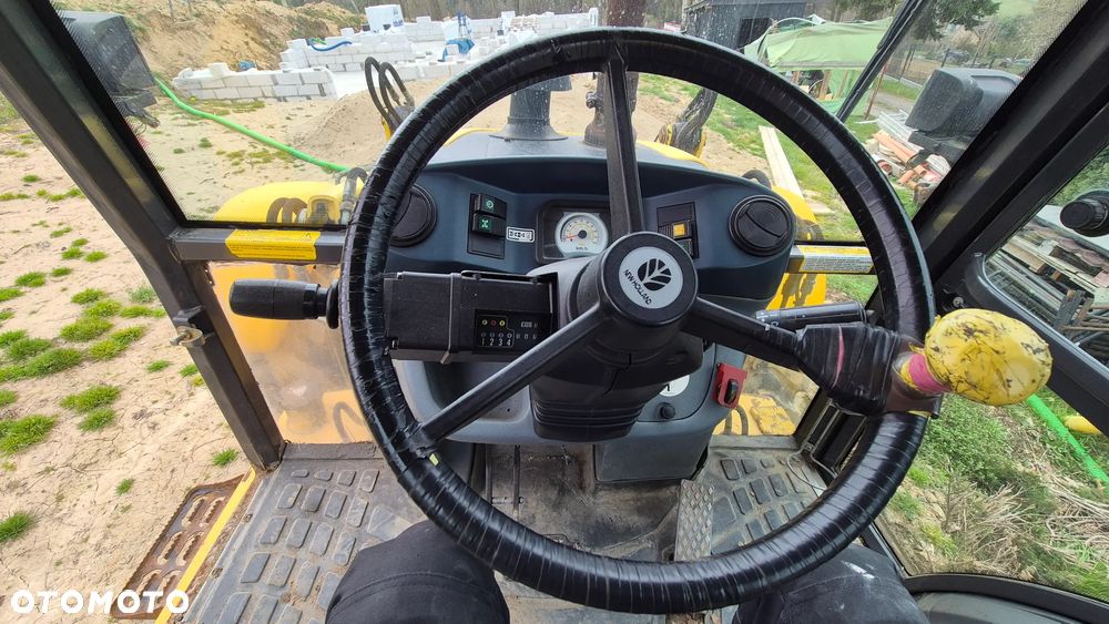 New Holland B115B - 11