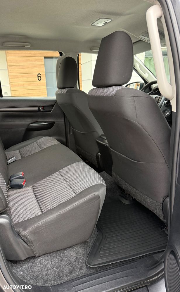 Toyota Hilux 4x4 Double Cab M/T Comfort - 15