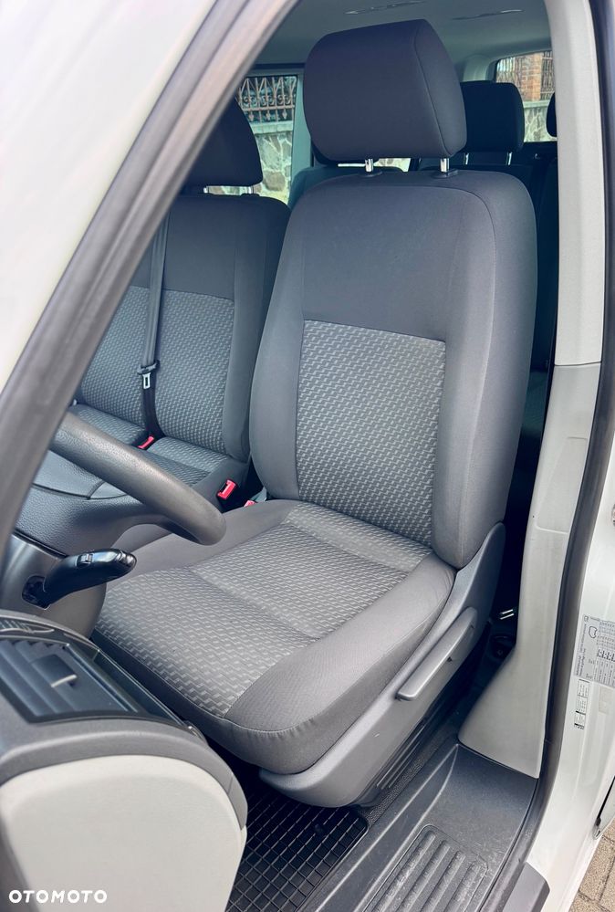 Volkswagen Caravelle - 22
