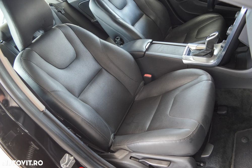 Volvo S60 D3 Geartronic Momentum - 28
