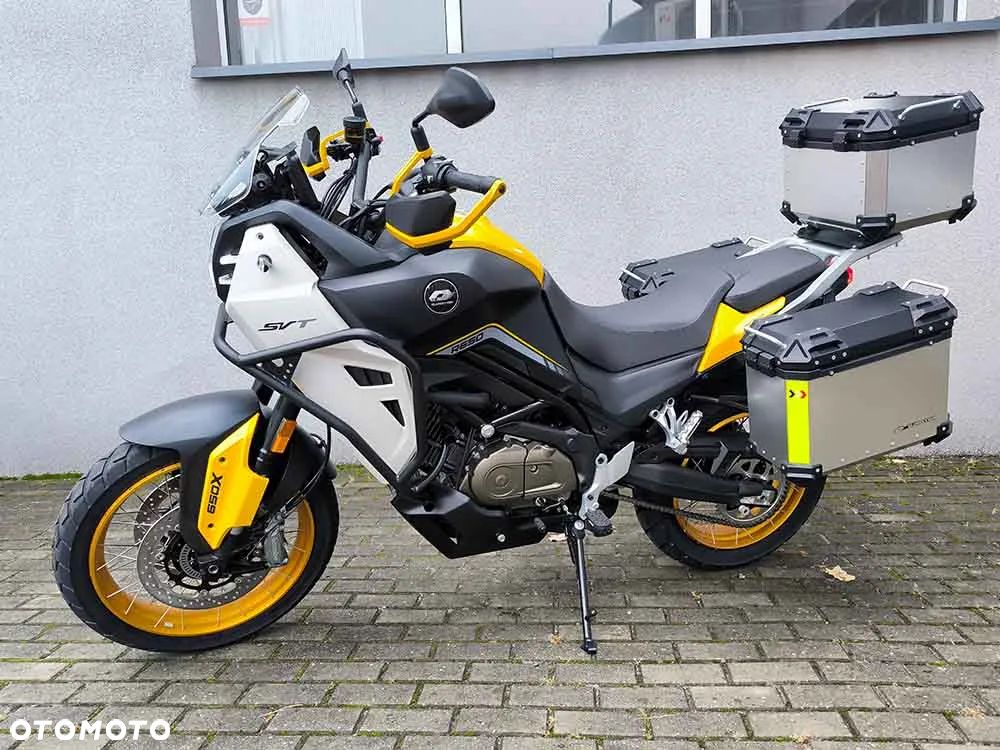 QJMOTOR SVT 650X - 15