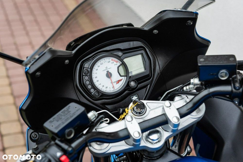 Suzuki GSX - 8