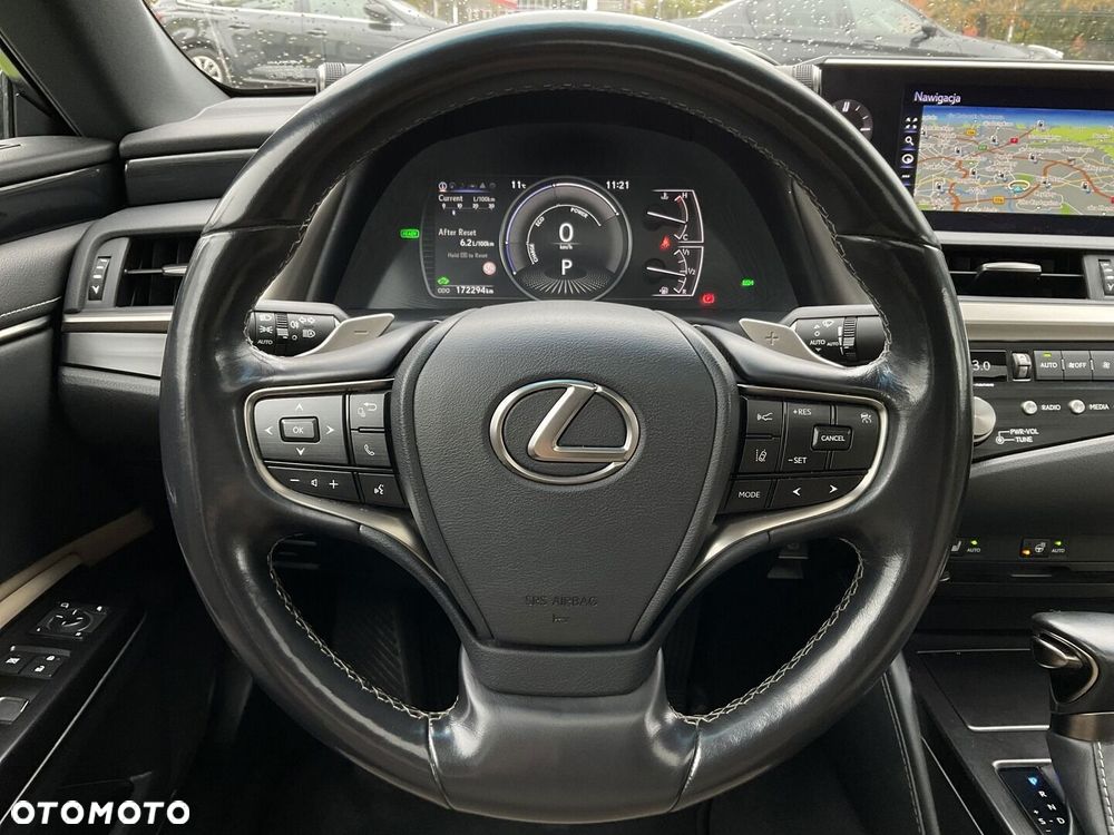 Lexus ES 300h Business Edition + - 24
