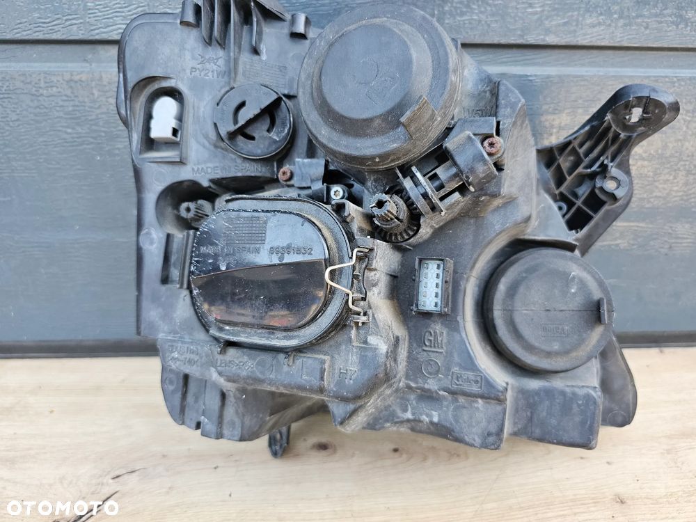 LAMPA LEWA PRZEDNIA LEWY PRZÓD OPEL MERIVA A SOCZEWKA SKRĘTNA EUROPA 13196026 EP SUPER STAN - 11