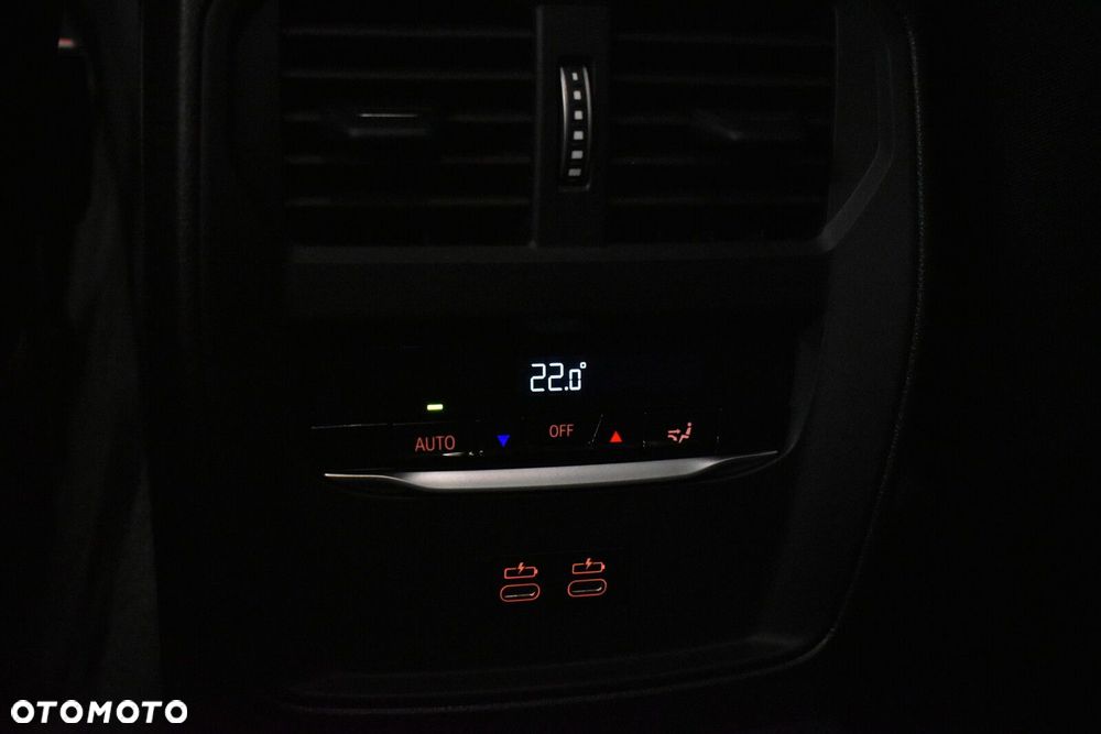 BMW Seria 3 320d xDrive mHEV - 22