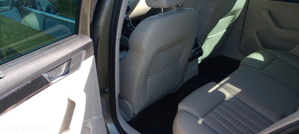 Skoda Superb 2.0 TSI L&K DSG - 8