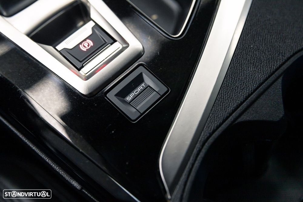 Peugeot 5008 1.5 BlueHDi Allure EAT8 - 41