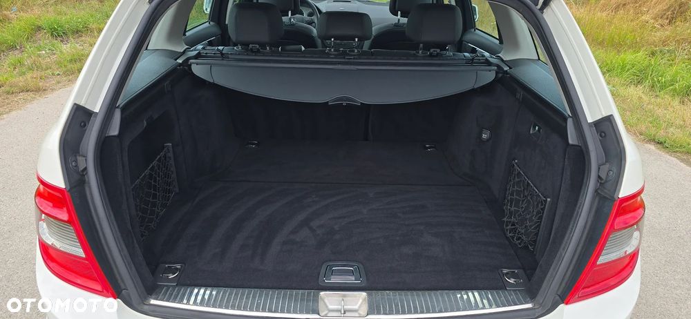 Mercedes-Benz Klasa C 320 CDI DPF 7G-TRONIC Avantgarde - 20