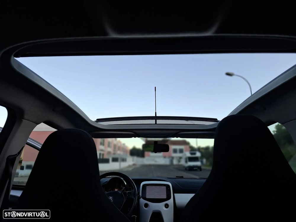 Peugeot 108 Top! 1.0 VTi Allure - 11