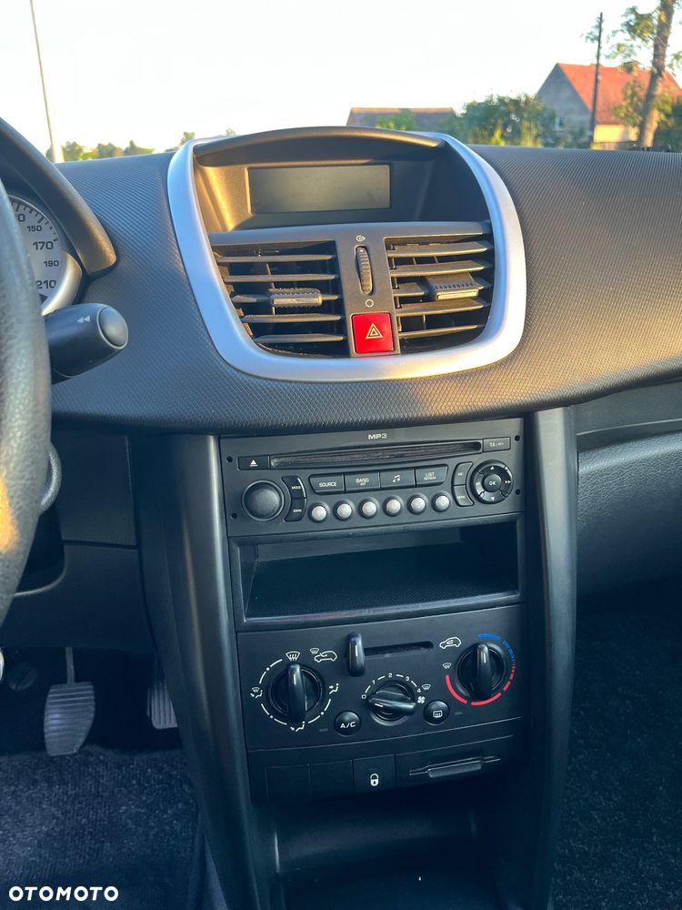 Peugeot 207 75 Urban Move - 14