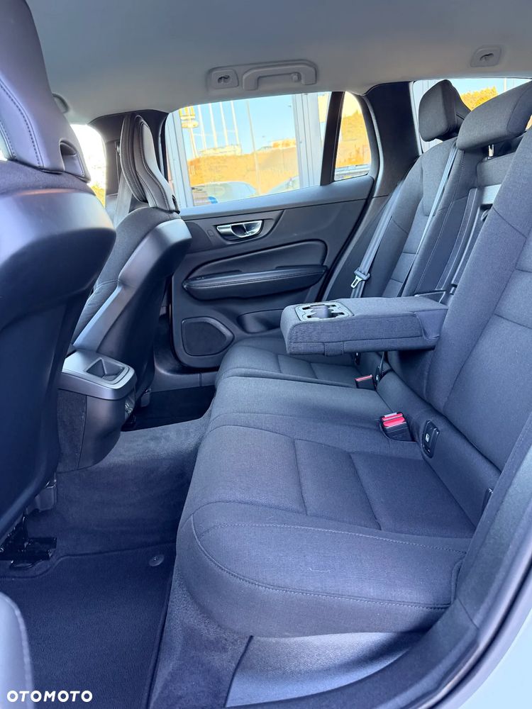 Volvo V60 B3 B Momentum Pro - 22