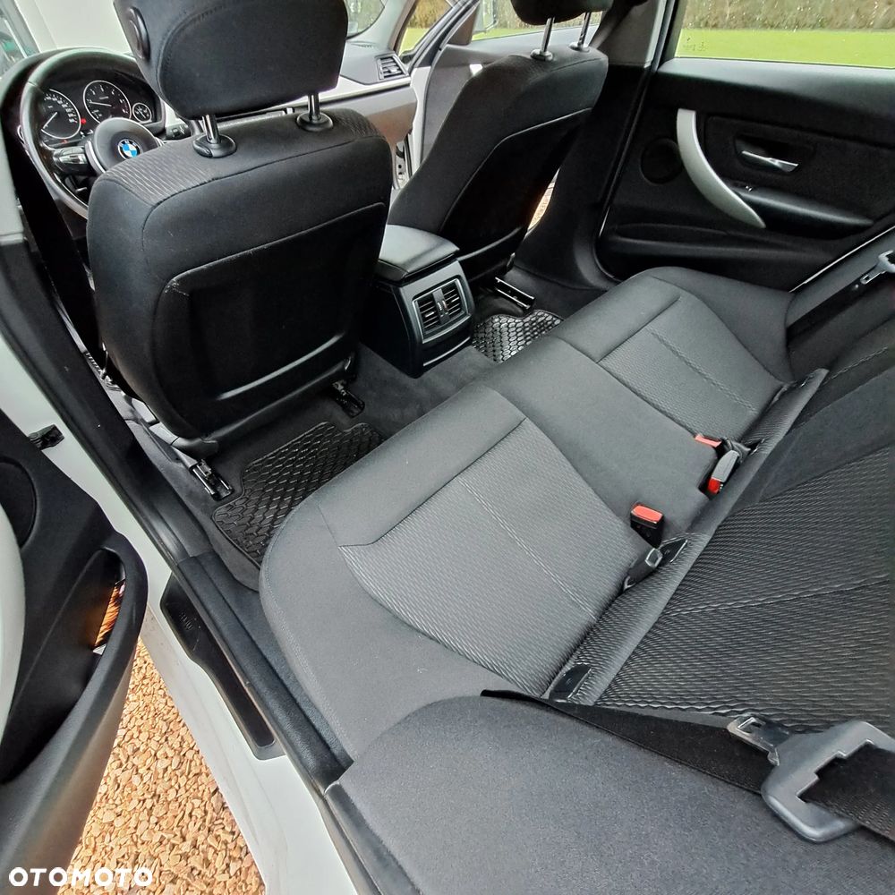 BMW Seria 3 318d - 5